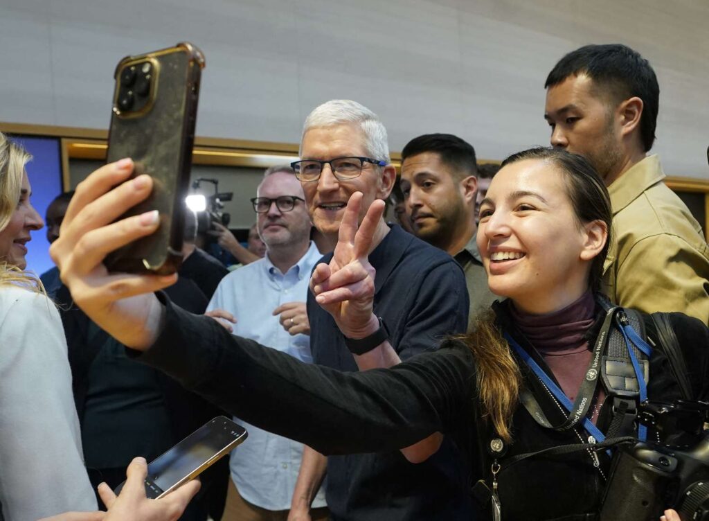 Apple Says It's Seeing More iPhone Upgrades Than Ever With Apple Intelligence Rollout