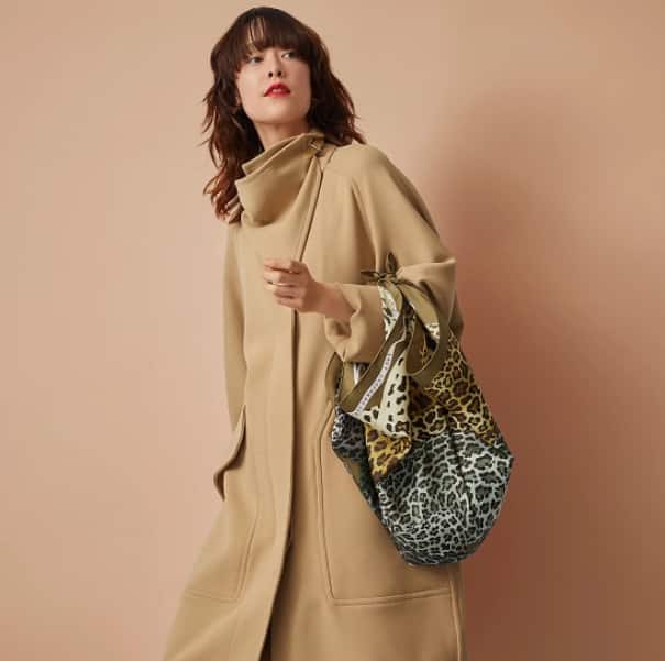 Lazy_Leopardesses_scarf_90___Hermès_USA