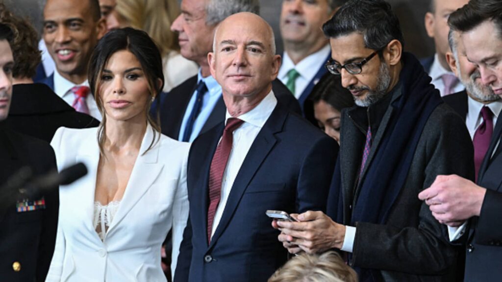 Elon Musk praises Jeff Bezos Washington Post opinion changes