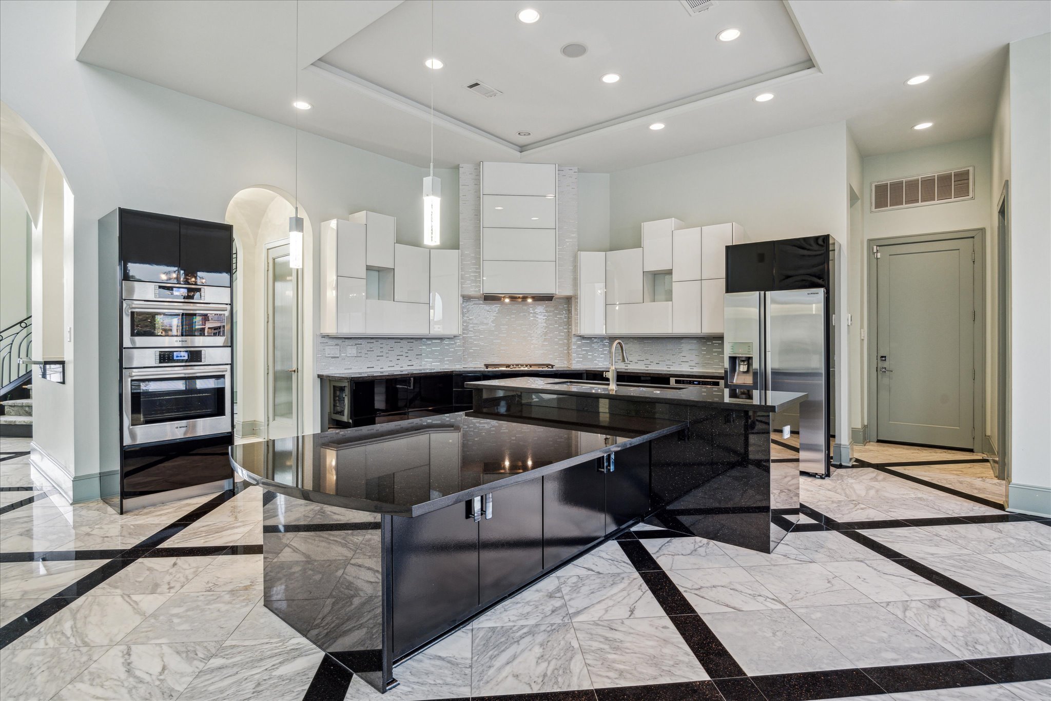 A home for sale by a golf course in Houston, Texas.