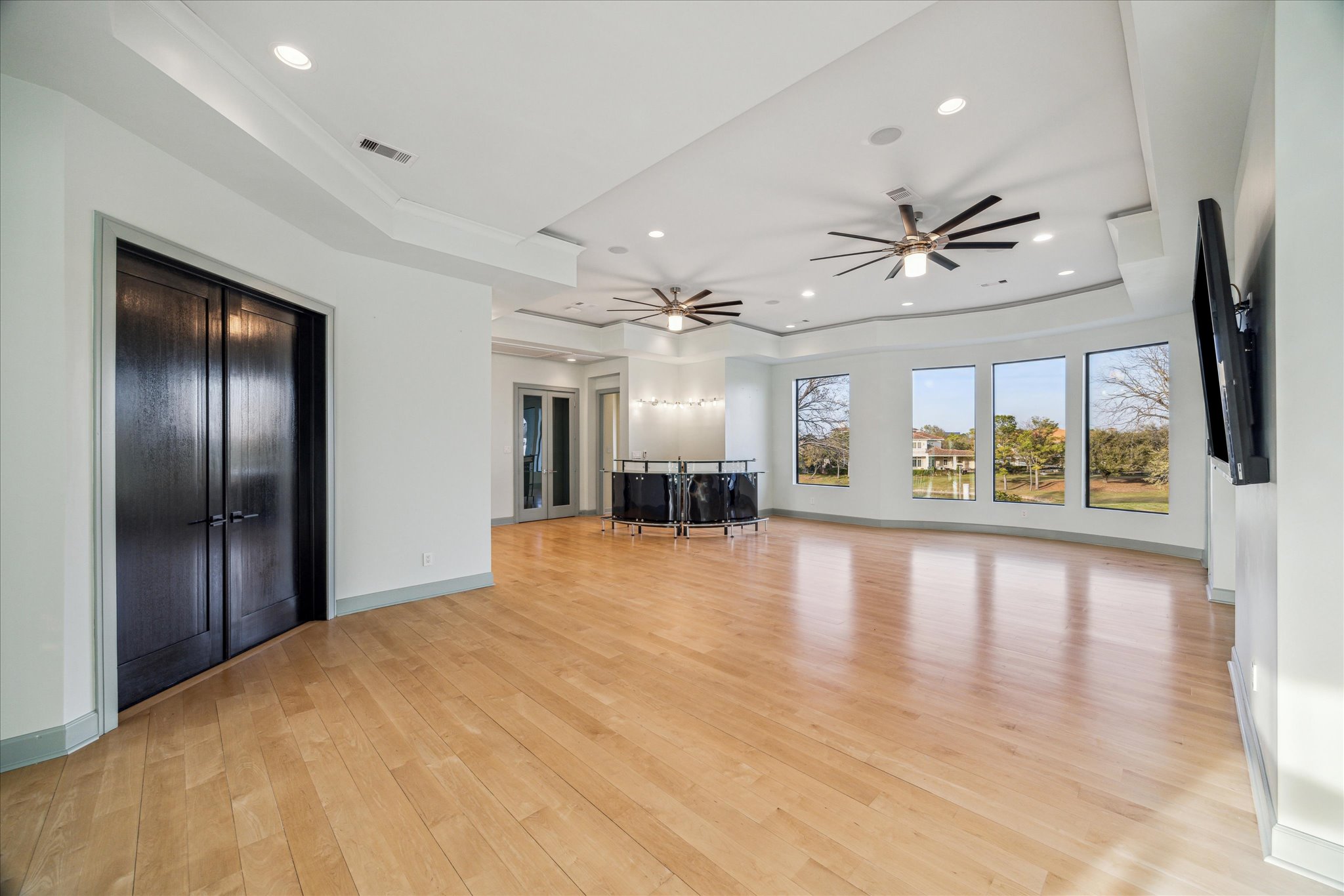 A home for sale by a golf course in Houston, Texas.