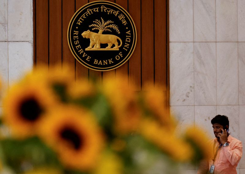 Analysis-Trump leaves emerging market central banks with no clean choices
