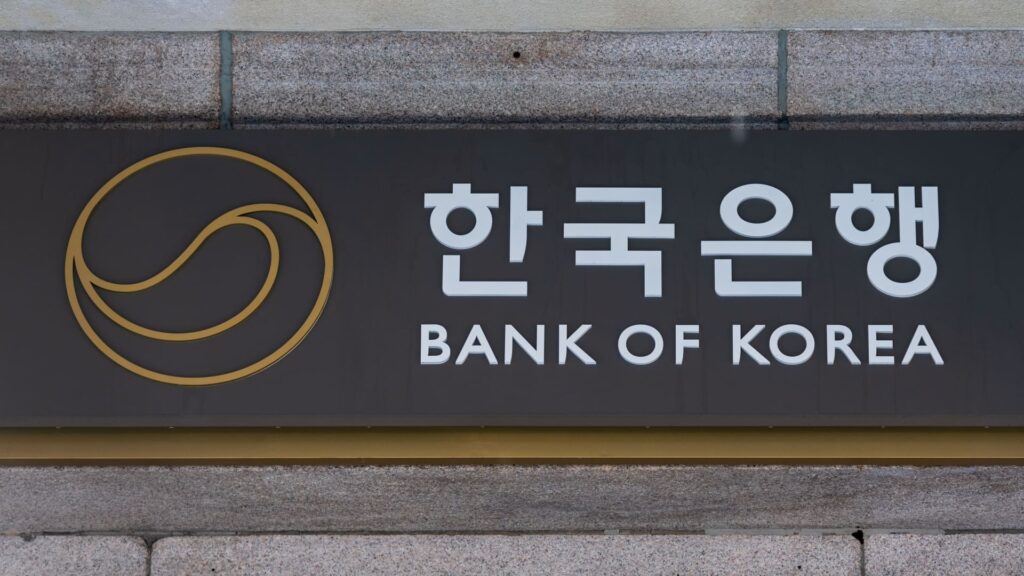 BOK holds rates as country grapples with U.S. tariffs and election