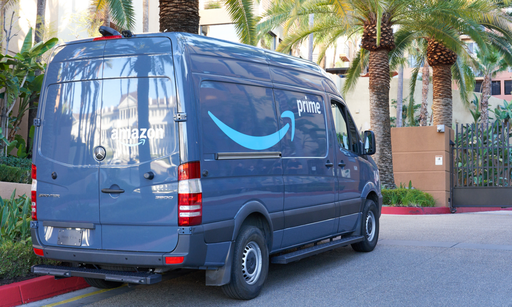 Is Amazon the Smartest Growth Stock to Buy in April With $2,000?