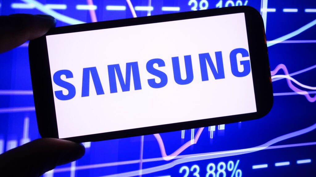 Samsung's first-quarter operating profit and revenue beat expectations on smartphone, chip sales