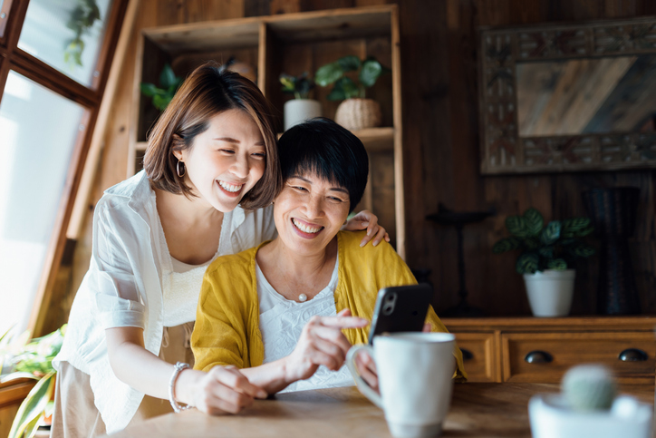 Will Adding Me to My Mom's $40k Account Really Avoid Taxes After She Dies?