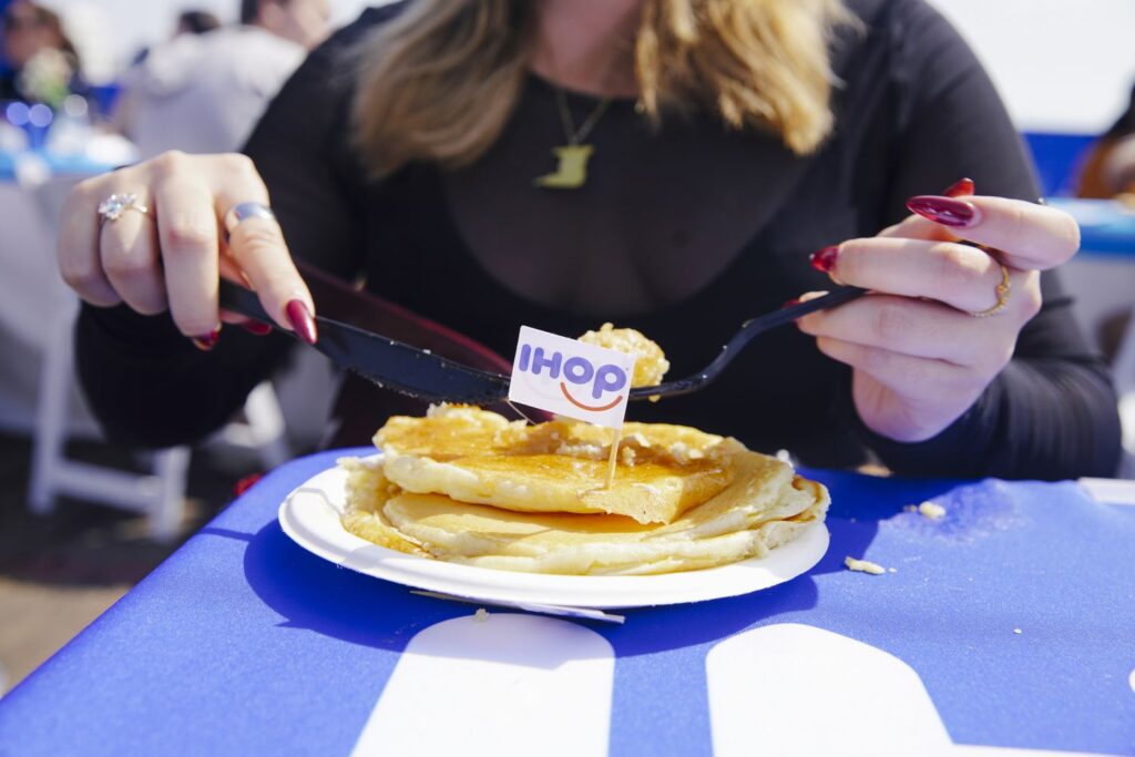 Cost-Conscious Diners Are Watching Their Tabs and Digging Into 'Value' Offerings