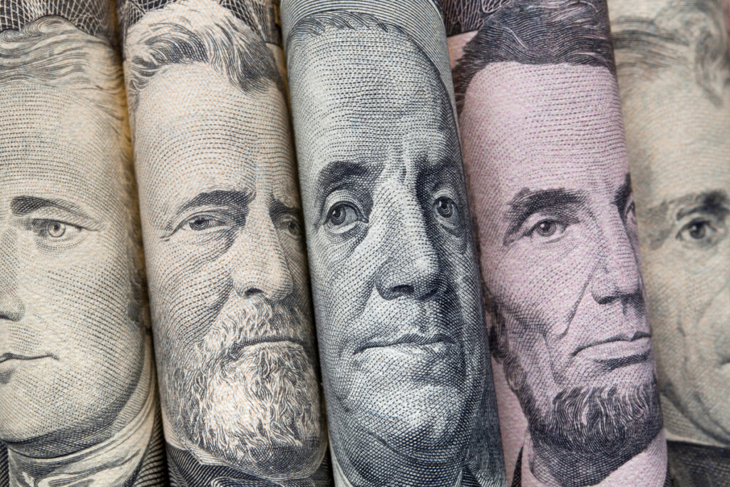 2 Reasons to Buy Berkshire Hathaway Stock Before May 3