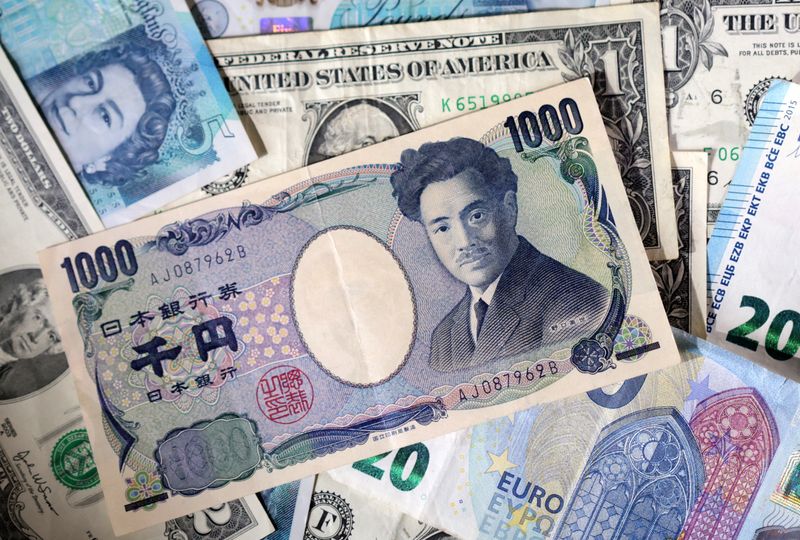 Dollar strengthens after China-US truce eases growth fears