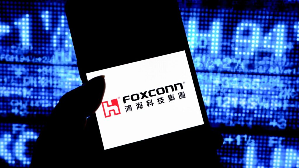 India approves Apple-supplier Foxconn's $433 million chip joint venture