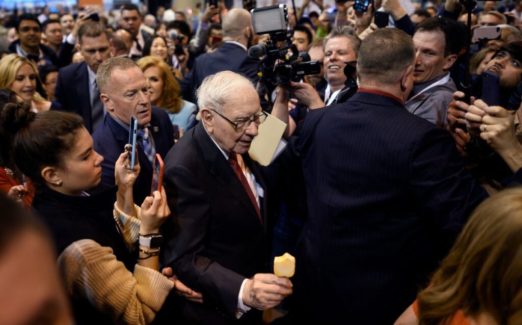 Warren Buffett sends strong message on stock market drop
