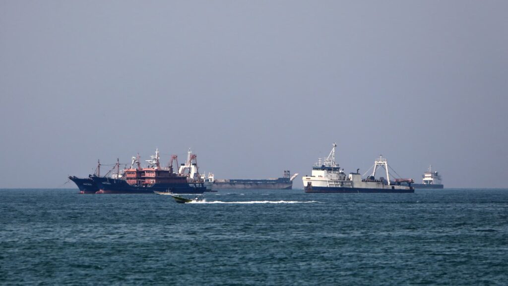 Iran’s parliament backs blocking Strait of Hormuz