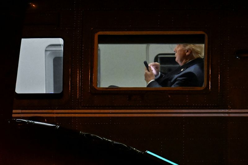 Trump Organization unveils self-branded mobile phone network