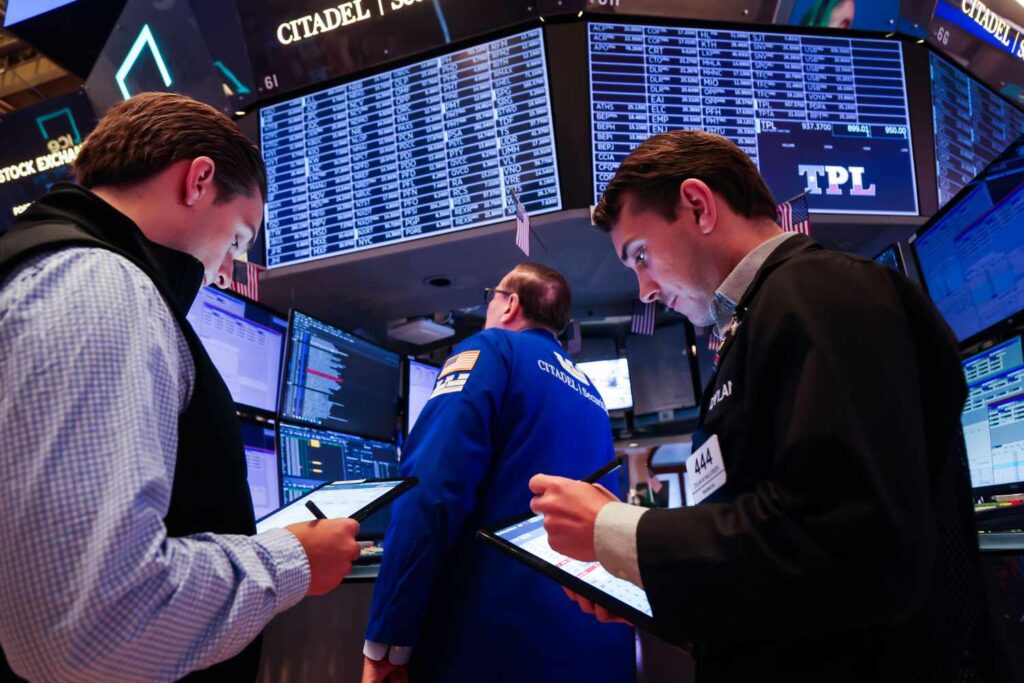Stocks Mixed as Investors Await More News on Trade, Brace for Big Tech Earnings, Fed Decision Later This Week