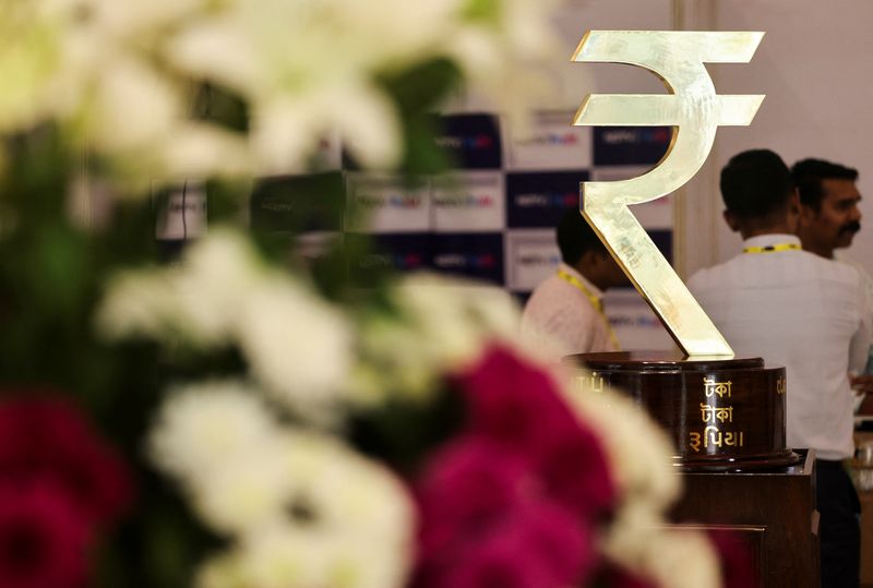 Indian rupee, bond markets cautious in week dominated by Fed, tariffs
