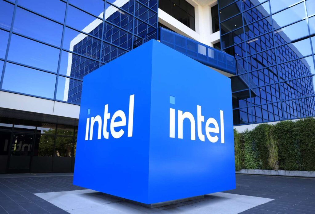 Trump Strikes Deal Giving US Government 10% Stake in Intel