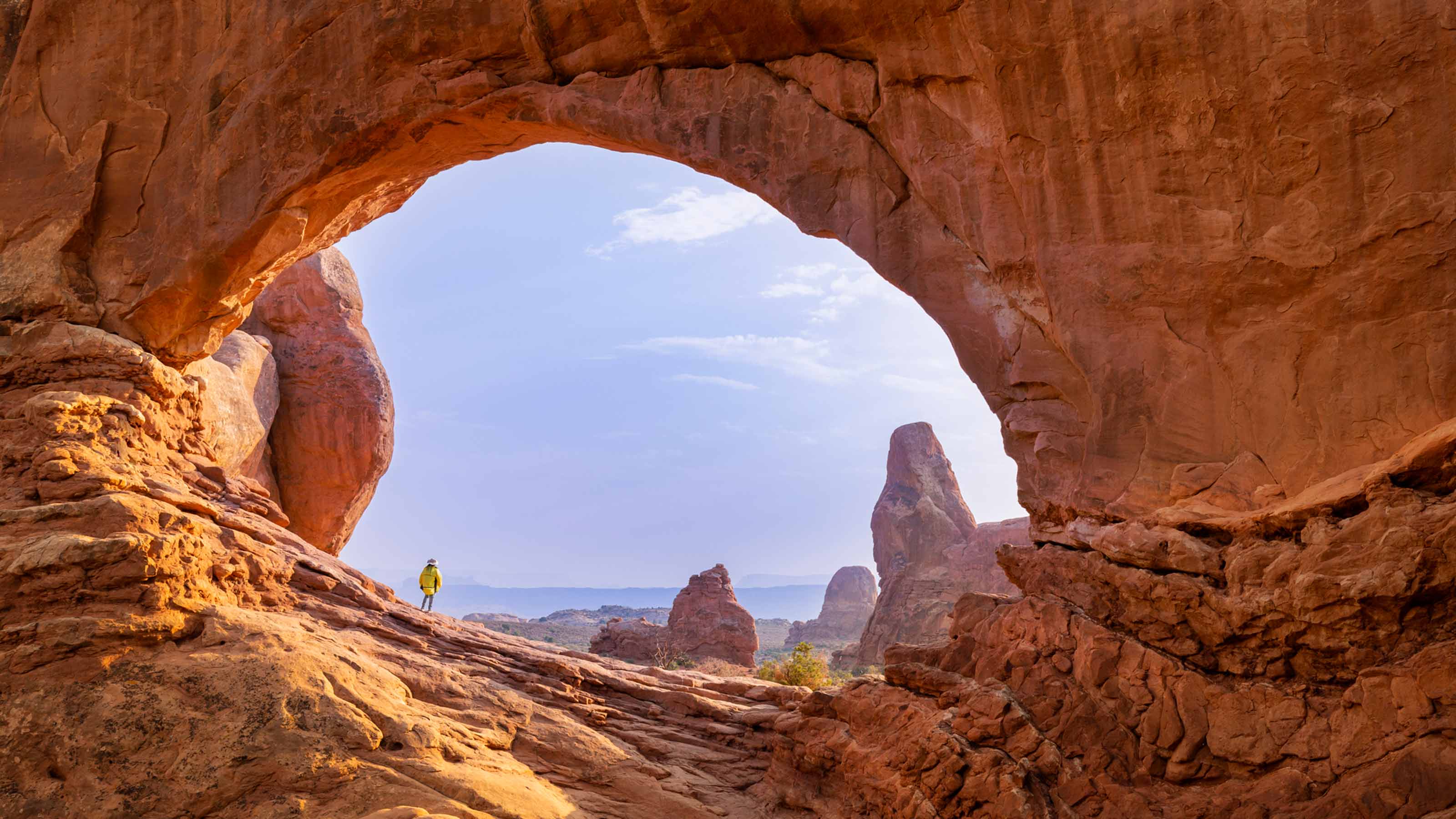 An arch in the desert of Utah