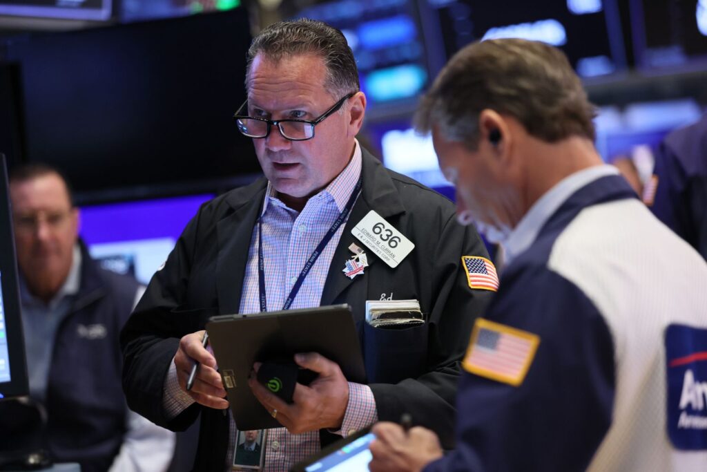 Stock Futures Point Higher; Tech Shares Lead Rebound on AI Optimism