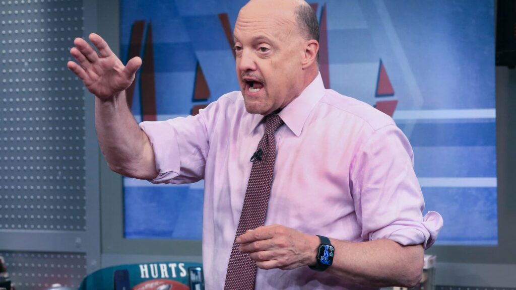 The Fed's interest rate cut doesn't upended broad market themes, Jim Cramer says