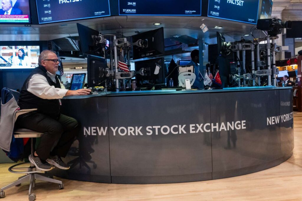 Stock Futures Point Higher After Volatile Session; US Government Shutdown Enters Third Week