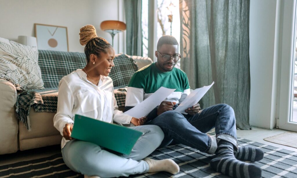 Asked on Reddit: Should I Pay Off Loans or Save?