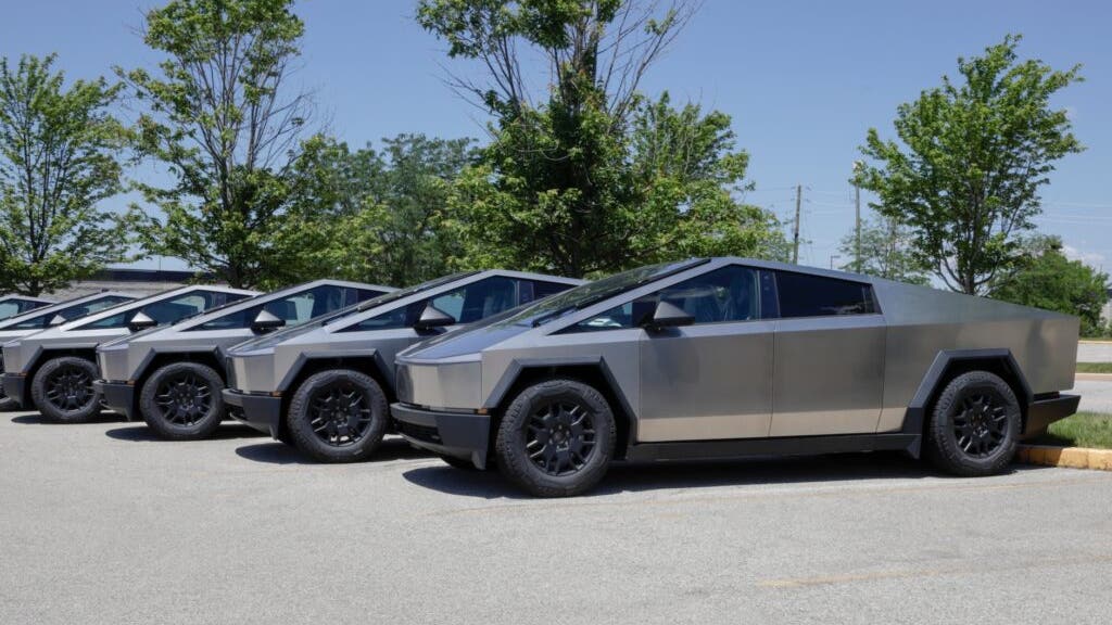 Parents Sue Tesla After Cybertruck Crash Kills Daughter, Allege Faulty Door Design Trapped Her During Fire
