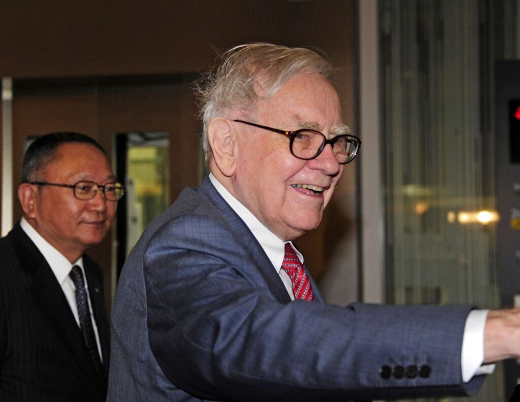 Buffett Reveals the Habit Holding Investors Back, Here’s How Breaking It Boosts Returns