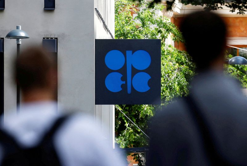 Russian push for OPEC+ action pause met no Saudi resistance, sources say