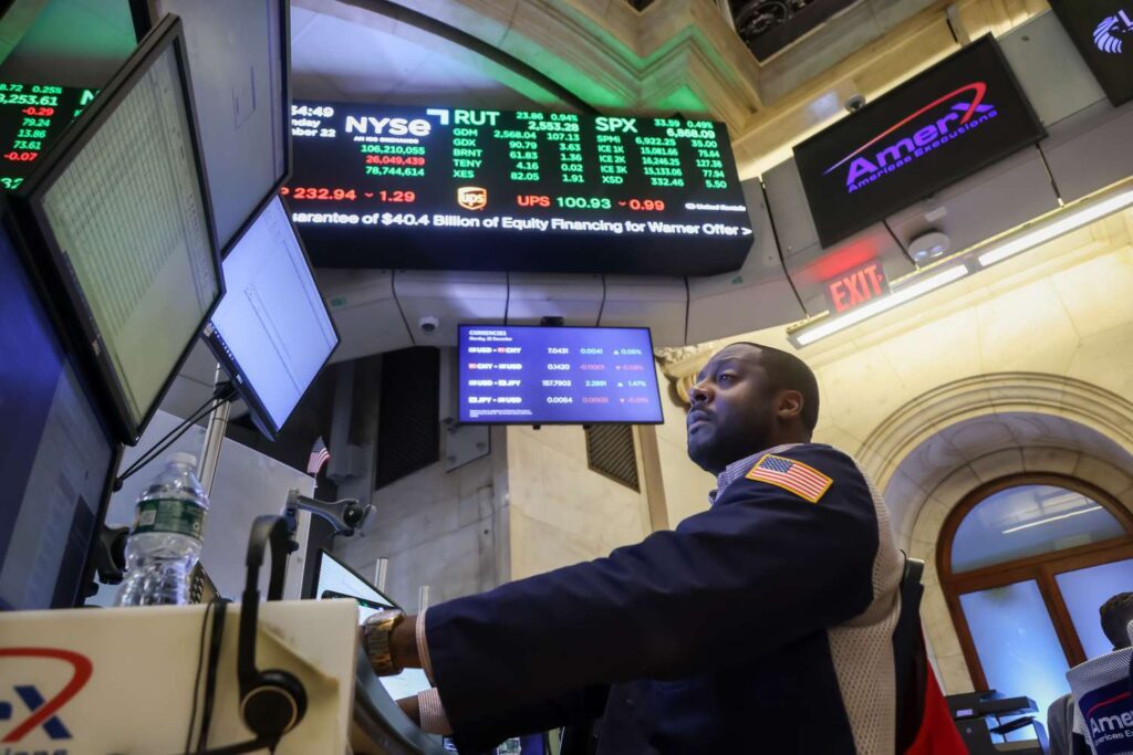 Stocks Close Higher in Shortened Session; S&P 500 Sets All-Time High; Gold, Silver Hit New Records