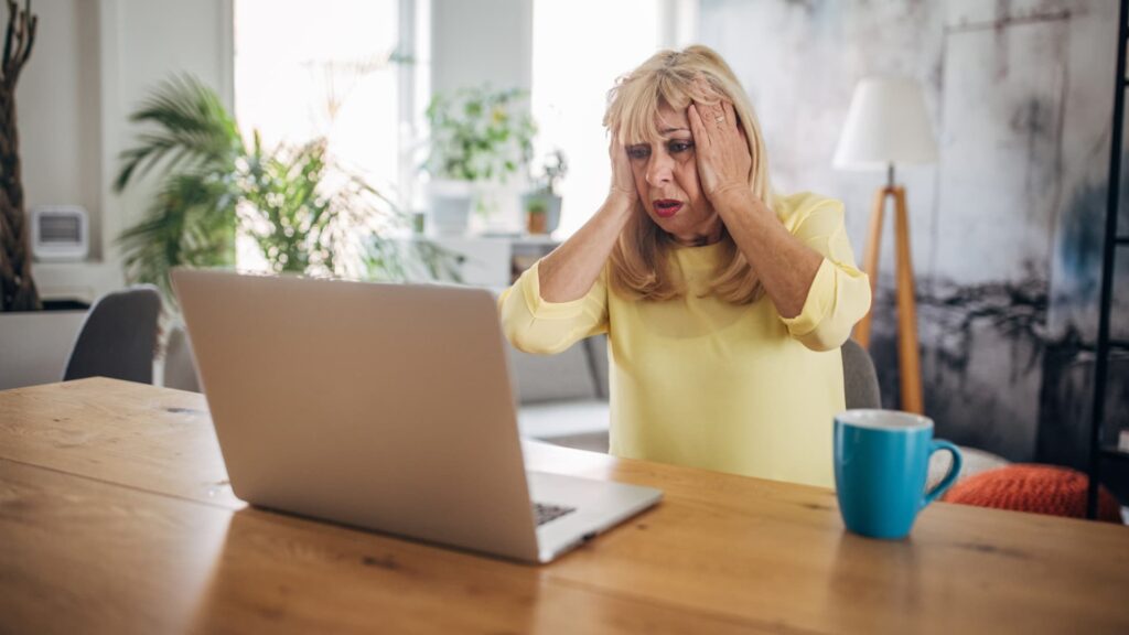 Financial fraud costs many older adults $100,000 or more: FTC