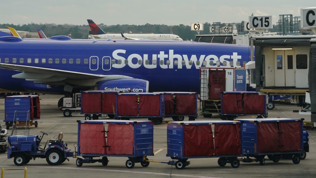 Trump admin waives $11 million Southwest 2022 holiday meltdown fine