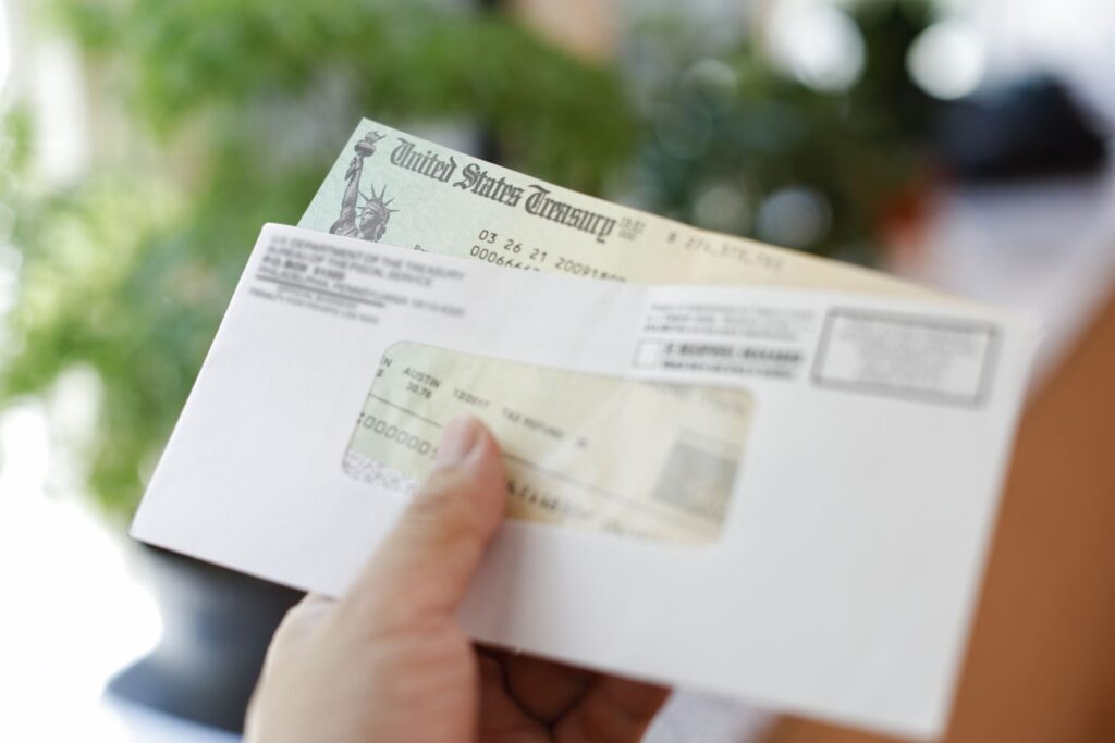 IRS Phasing Out Paper Checks, Update Your Tax Return with Bank Details