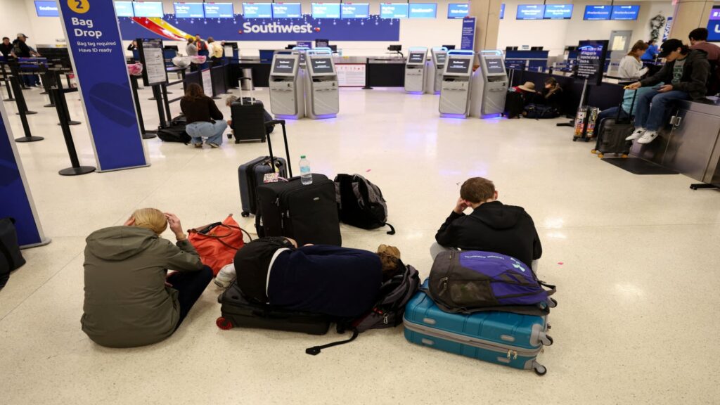 Caribbean flights resume after Venezuela attack, airlines add extra service