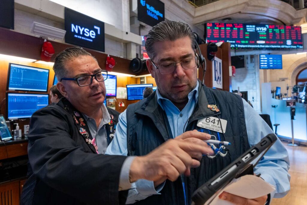 Major Indexes Fall as Tech Shares Dive; Dow Hits All-Time High Before Pulling Back; Gold, Silver Rebound