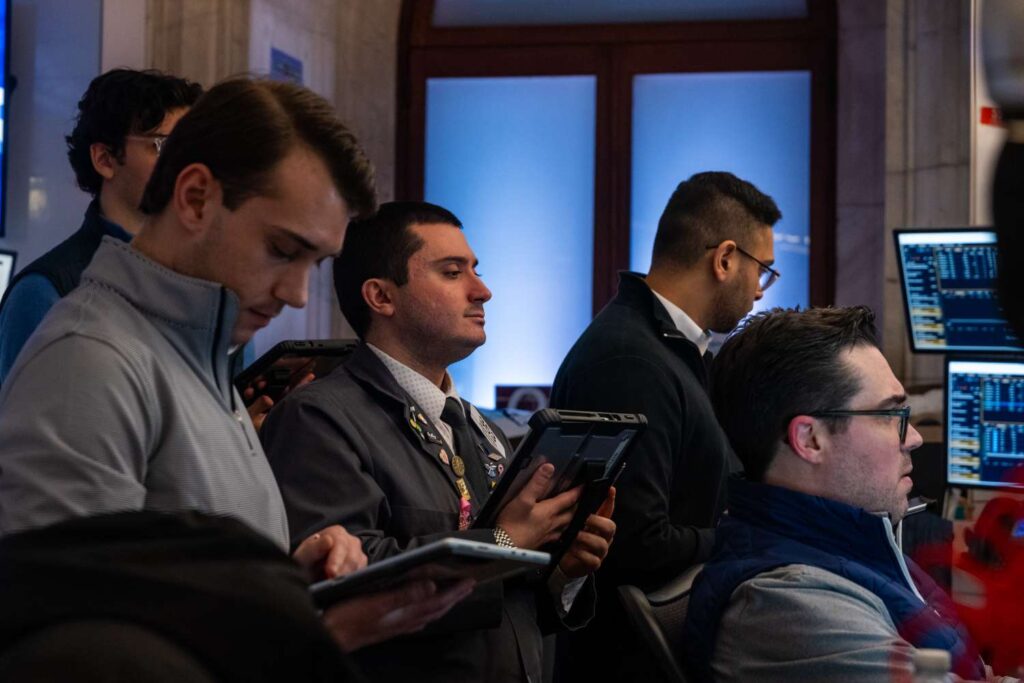 Major Indexes Mostly Fall as Oil Futures Rise Even Though IEA to Release 400M Barrels of Reserves