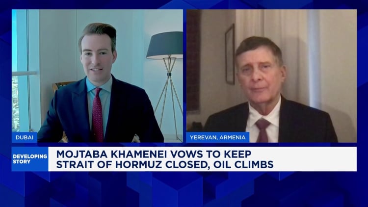 Controlling the Strait of Hormuz might require U.S. boots on the ground, says retired army general