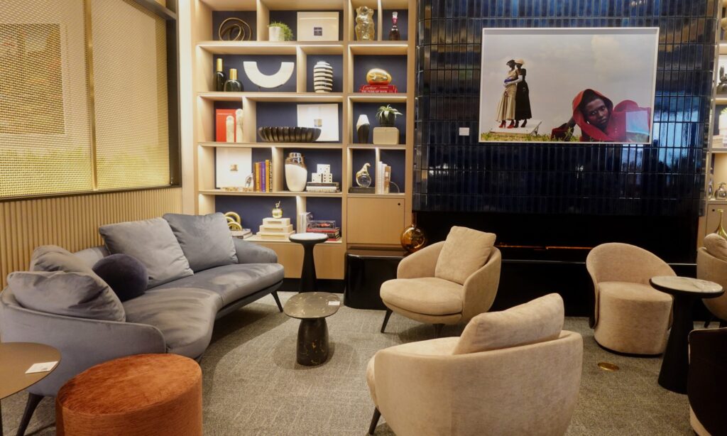 The Best Credit Cards for Lounge Access with Guests