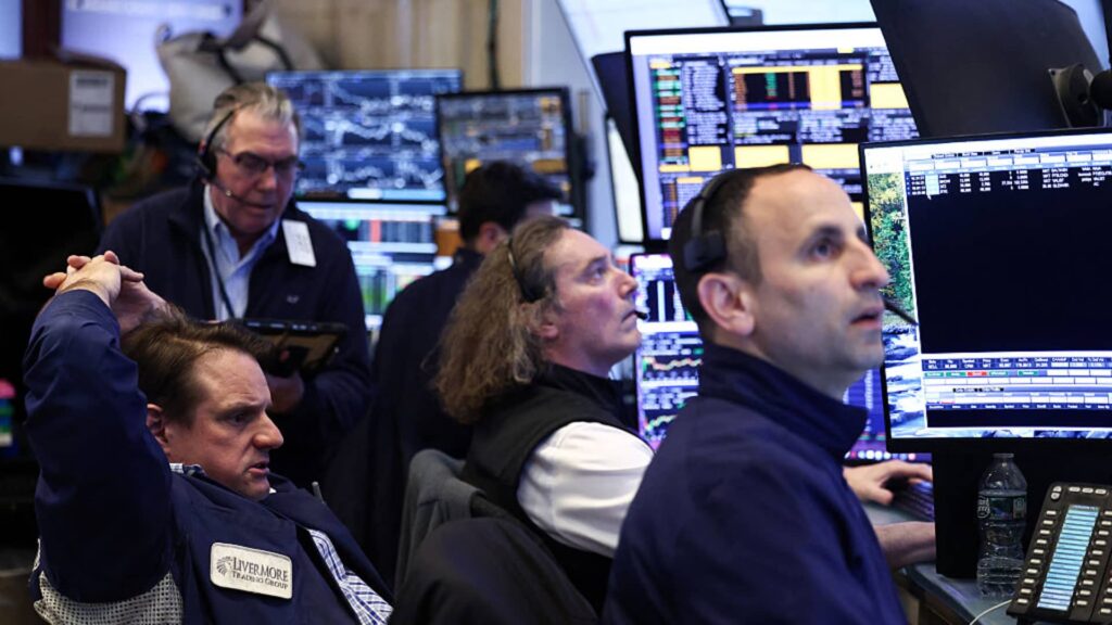 How market's private credit crisis fears are spreading to bond ETFs