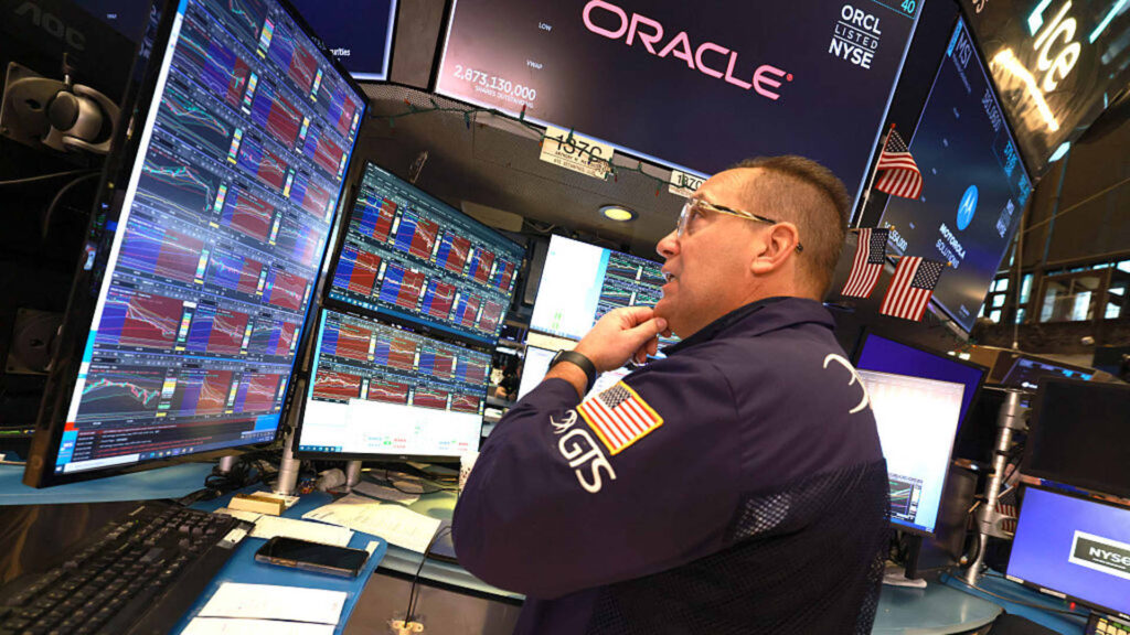 Oracle jumps, Bloom Energy soars 20% on AI datacenter power deal