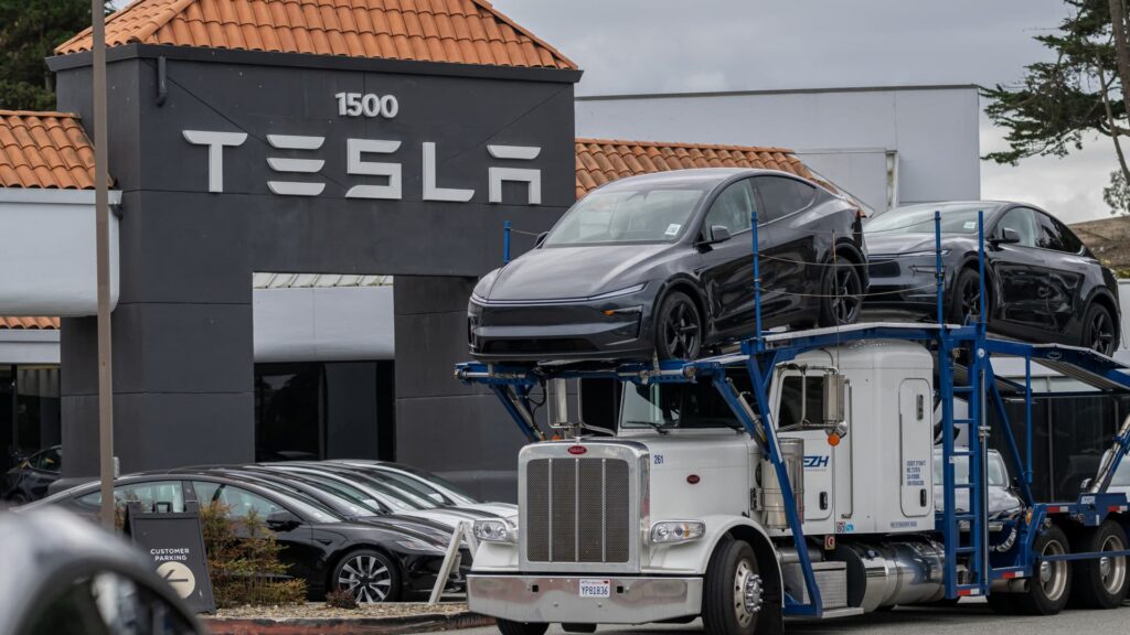 Tesla TSLA Q1 2026 vehicle delivery and production numbers