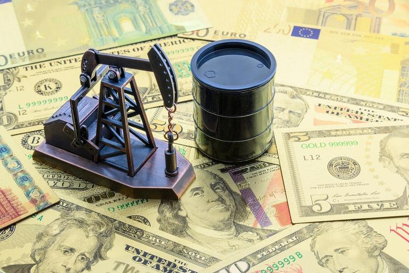 Brent Oil Drops Below $90 as the U.S. Closes in on a Peace Deal With Iran. What it Means for Oil Stocks.