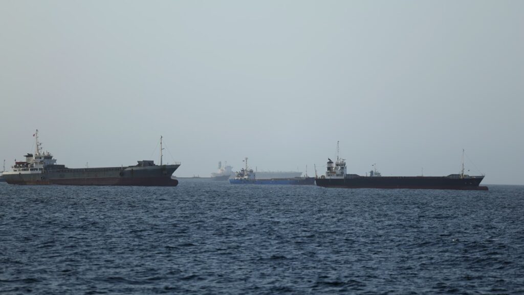 Oil prices mixed as postponed U.S.-Iran talks temper optimism