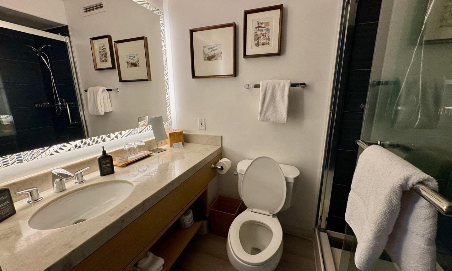 Sink, Indoors, Bathroom