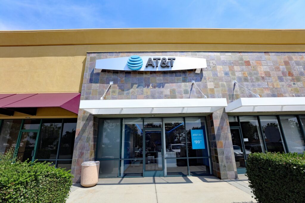 AT&T: 6.7% Yielding Debt Remains Very Attractive