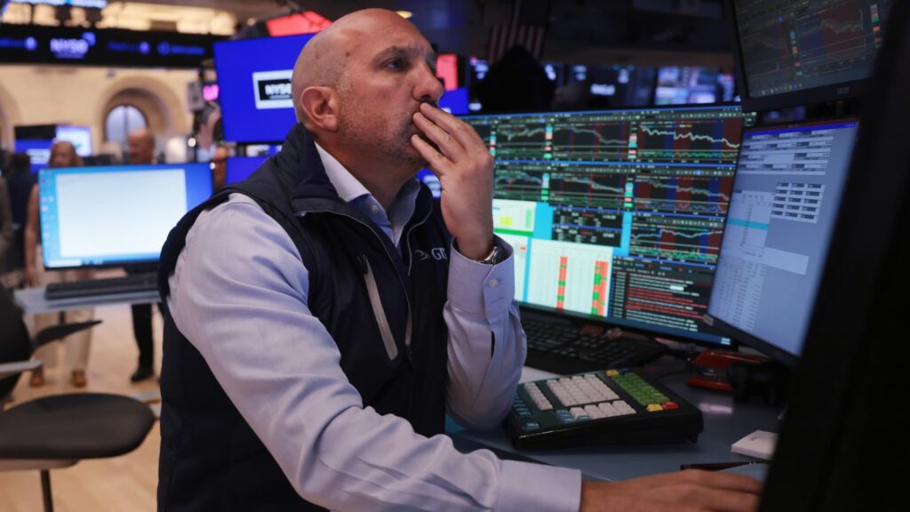 10-year Treasury yield hits 5% before reversing as traders await Fed meeting