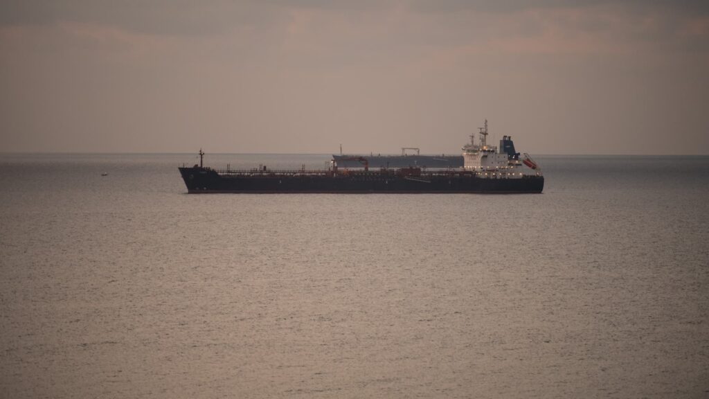 Brent, WTI gain on Middle East tensions